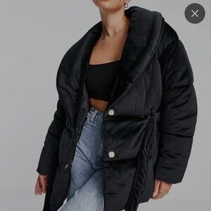 SOLD🔖MISSGUIDED Velvet shawl puffer coat
